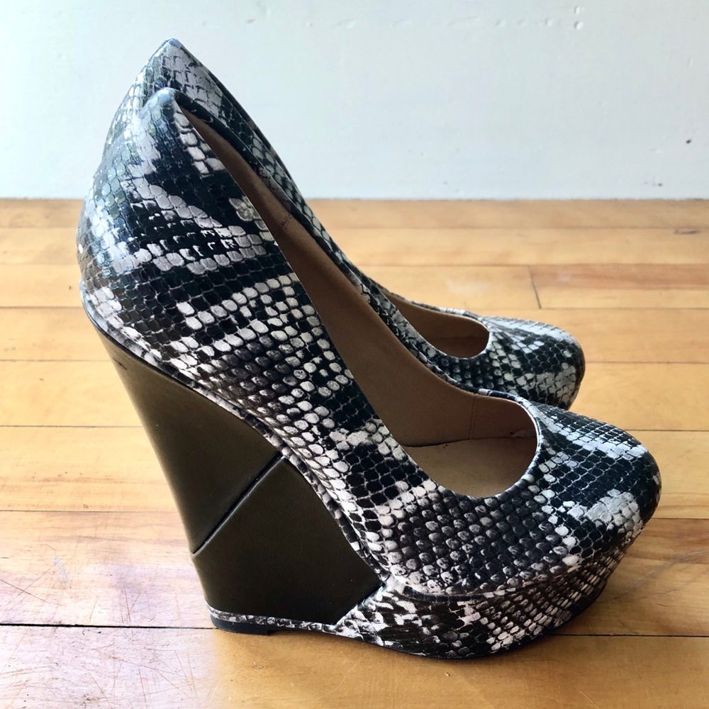 Shoedazzle Talitha Snakeprint Wedge